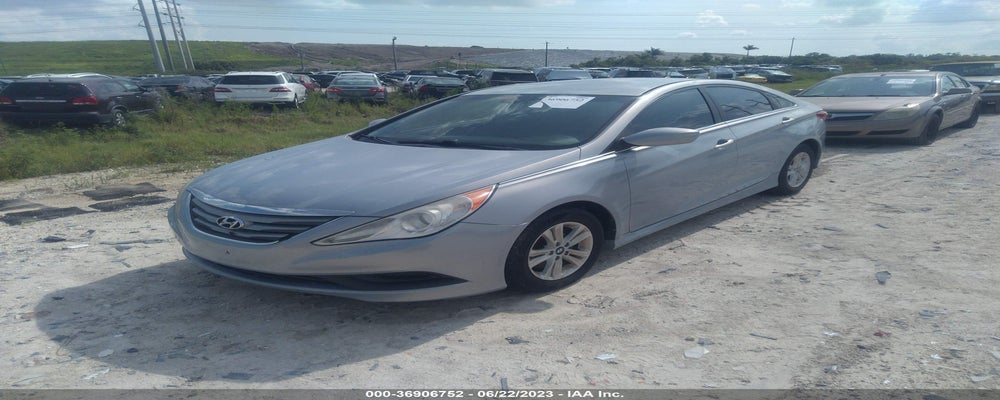 5NPEB4AC4EH869047 2014 HYUNDAI SONATA photo no. 2