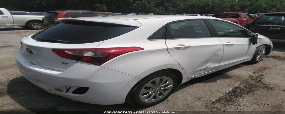 KMHD35LH3HU370852 2017 HYUNDAI ELANTRA GT photo no. 4