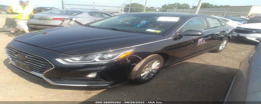 5NPE24AFXJH698812 2018 HYUNDAI SONATA photo no. 2