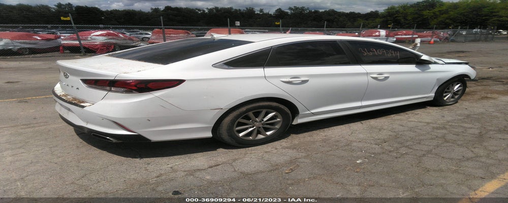 5NPE24AF5KH801877 2019 HYUNDAI SONATA photo no. 4