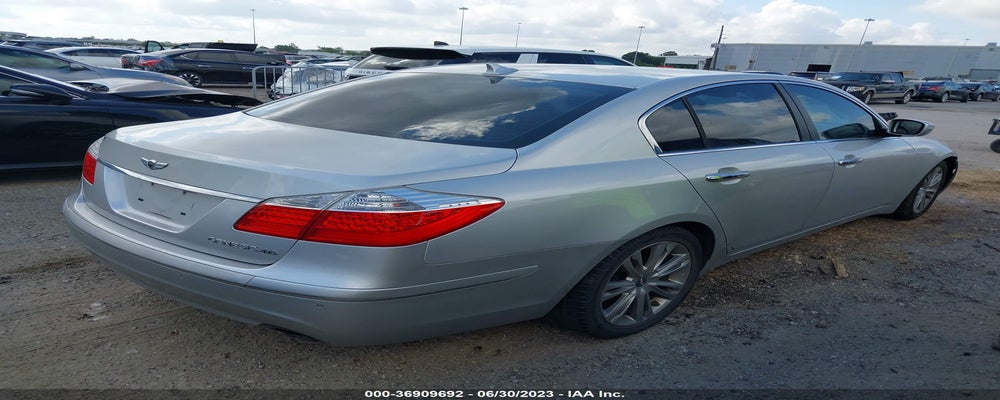 KMHGC4DF3BU125092 2011 HYUNDAI GENESIS photo no. 4