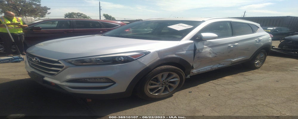 KM8J33A42HU449310 2017 HYUNDAI TUCSON photo no. 2