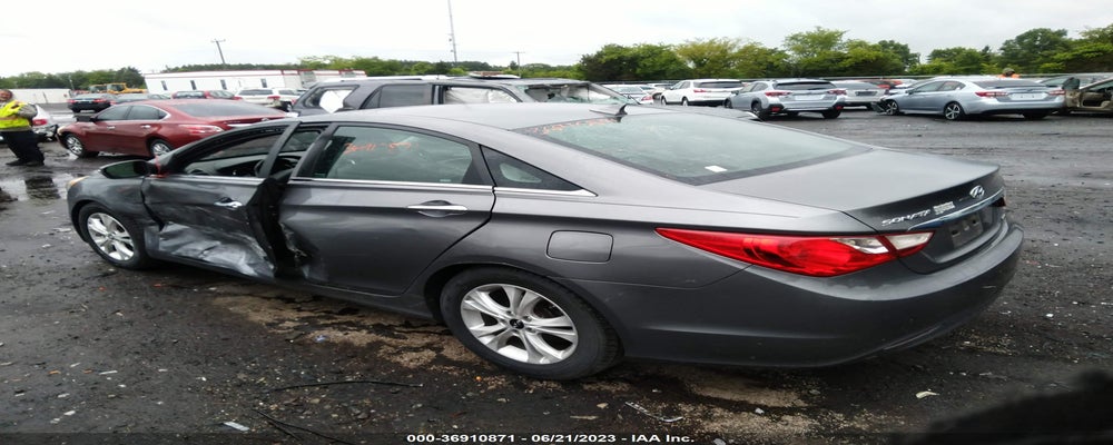 5NPEC4AC3BH300263 2011 HYUNDAI SONATA photo no. 3