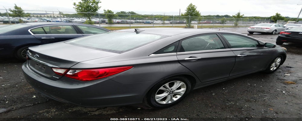 5NPEC4AC3BH300263 2011 HYUNDAI SONATA photo no. 4