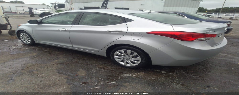5NPDH4AE3DH227025 2013 HYUNDAI ELANTRA photo no. 3