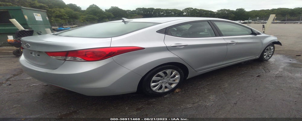 5NPDH4AE3DH227025 2013 HYUNDAI ELANTRA photo no. 4