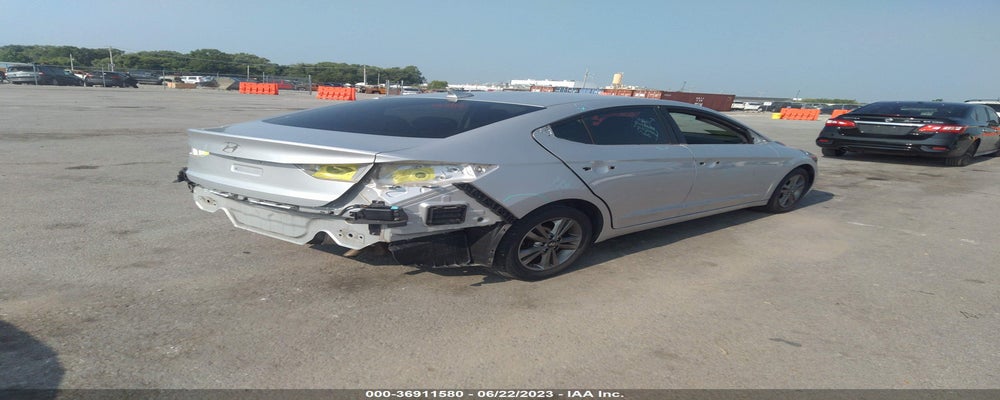 5NPD84LF4JH244160 2018 HYUNDAI ELANTRA photo no. 4