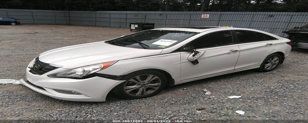 5NPEC4ACXBH000915 2011 HYUNDAI SONATA photo no. 2