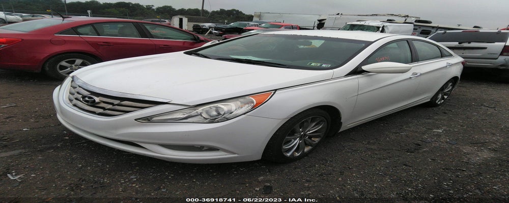 5NPEC4AC8BH297487 2011 HYUNDAI SONATA photo no. 2