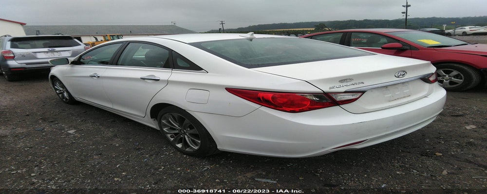5NPEC4AC8BH297487 2011 HYUNDAI SONATA photo no. 3