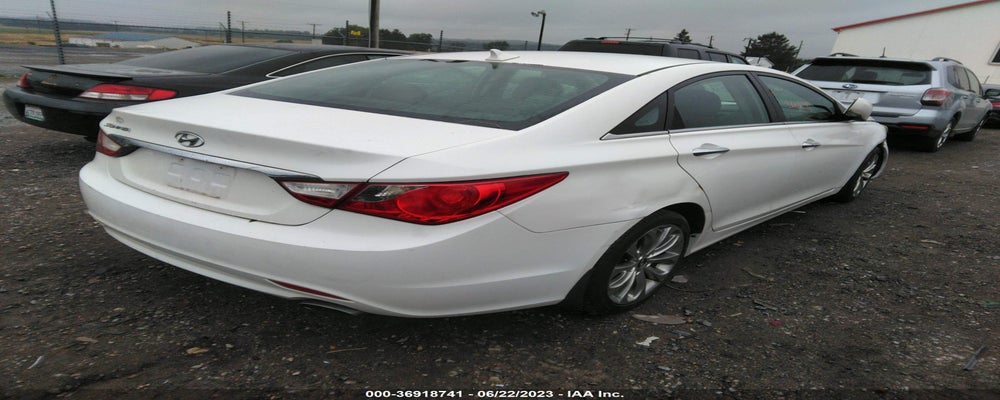 5NPEC4AC8BH297487 2011 HYUNDAI SONATA photo no. 4