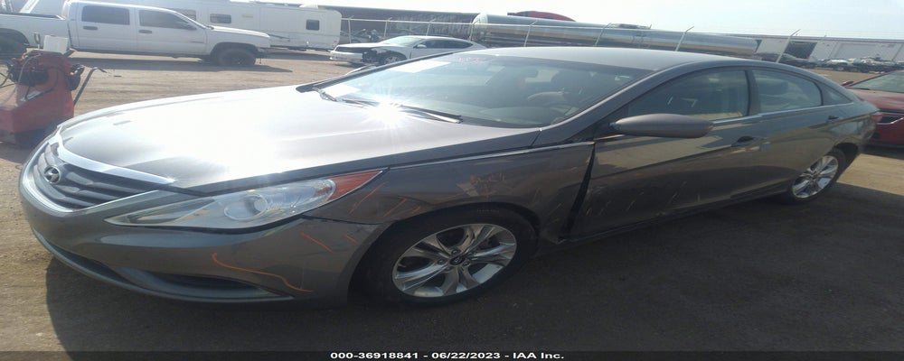 5NPEB4AC1BH068619 2011 HYUNDAI SONATA photo no. 2