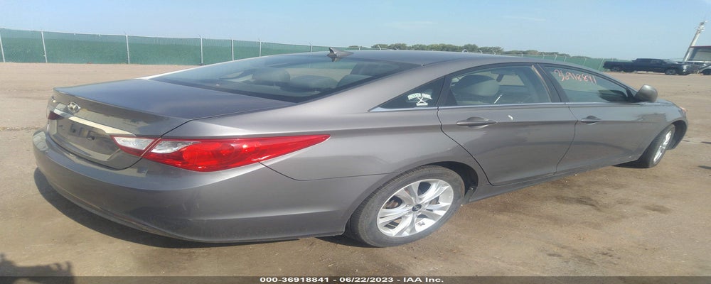 5NPEB4AC1BH068619 2011 HYUNDAI SONATA photo no. 4