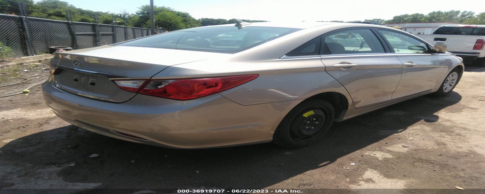 5NPEB4AC9BH051471 2011 HYUNDAI SONATA photo no. 4