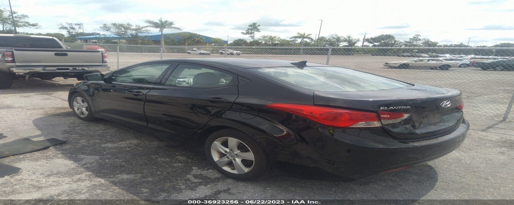 5NPDH4AE6DH325031 2013 HYUNDAI ELANTRA photo no. 3