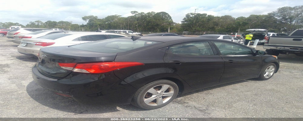 5NPDH4AE6DH325031 2013 HYUNDAI ELANTRA photo no. 4