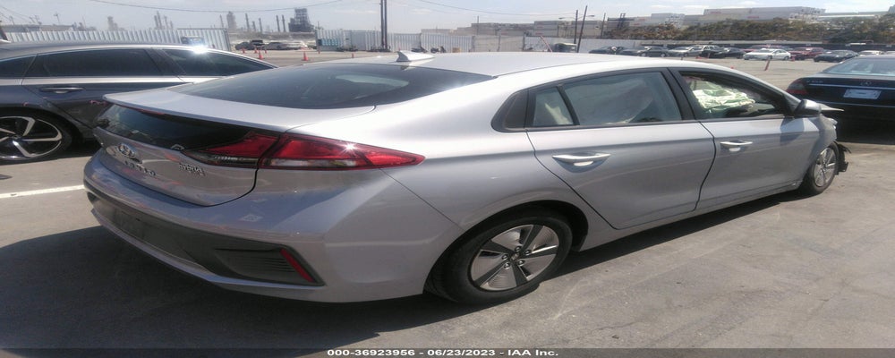 KMHC65LC0MU261282 2021 HYUNDAI IONIQ HYBRID photo no. 4