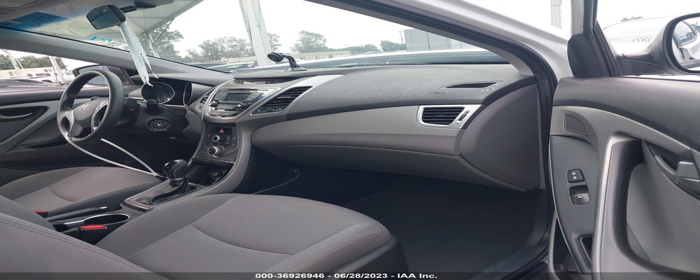 5NPDH4AE8GH739576 2016 HYUNDAI ELANTRA photo no. 5