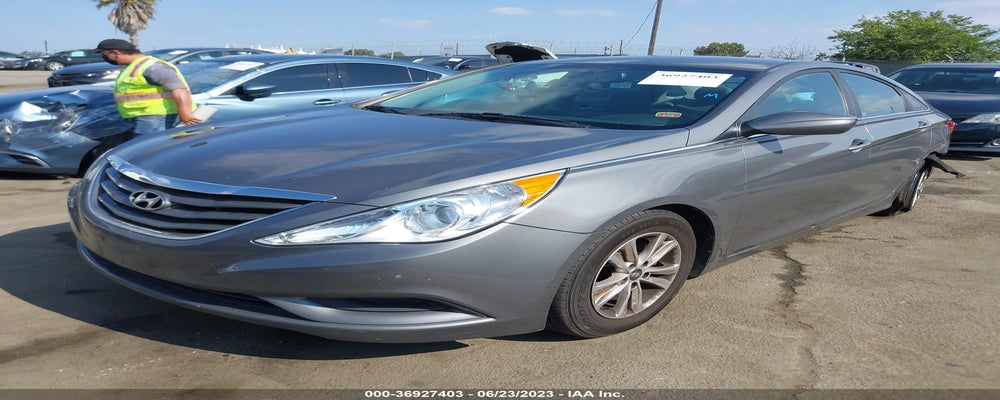 5NPEB4AC4DH660485 2013 HYUNDAI SONATA photo no. 2