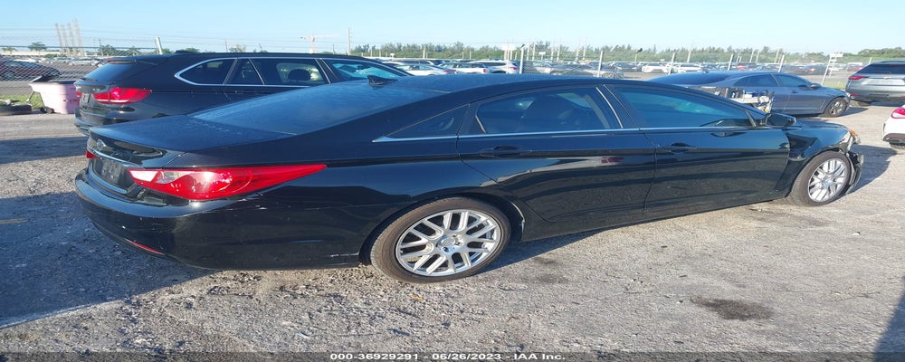5NPEB4AC8BH217902 2011 HYUNDAI SONATA photo no. 4