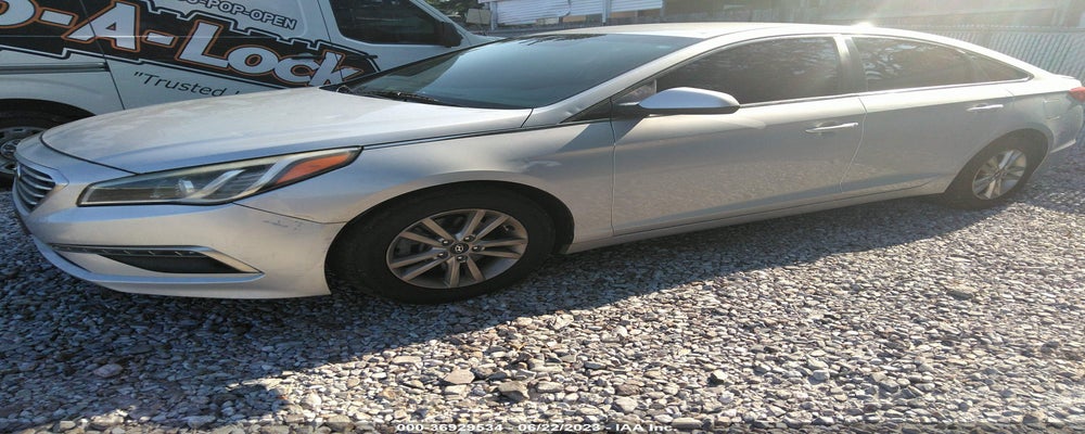 5NPE24AF3FH149055 2015 HYUNDAI SONATA photo no. 2