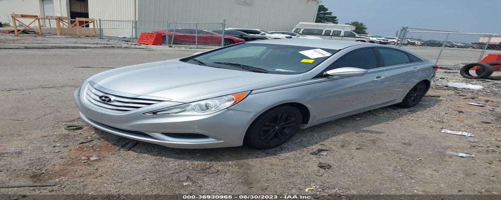 5NPEB4AC1BH223752 2011 HYUNDAI SONATA photo no. 2