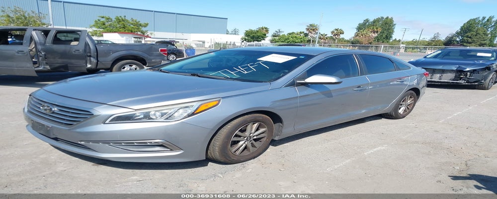 5NPE24AF3FH055838 2015 HYUNDAI SONATA photo no. 2