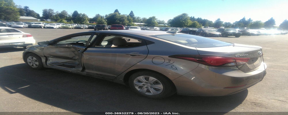 5NPDH4AE3GH693462 2016 HYUNDAI ELANTRA photo no. 3