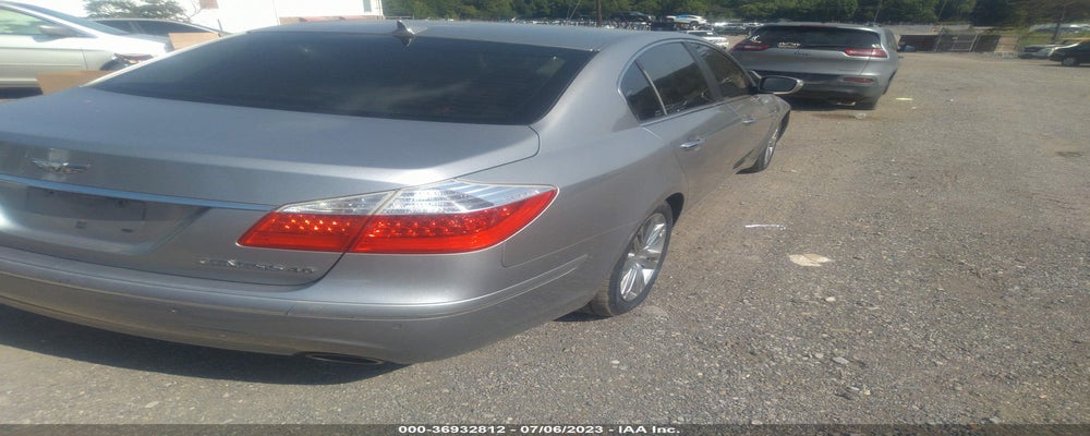 KMHGC4DF7BU121823 2011 HYUNDAI GENESIS photo no. 4