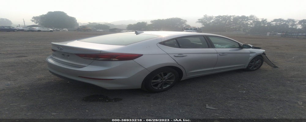 5NPD84LF6HH043497 2017 HYUNDAI ELANTRA photo no. 4