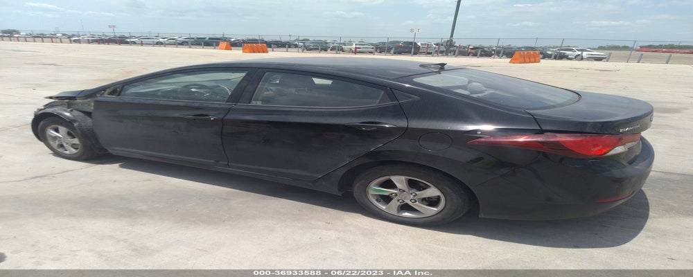 KMHDH4AE0GU643815 2016 HYUNDAI ELANTRA photo no. 3