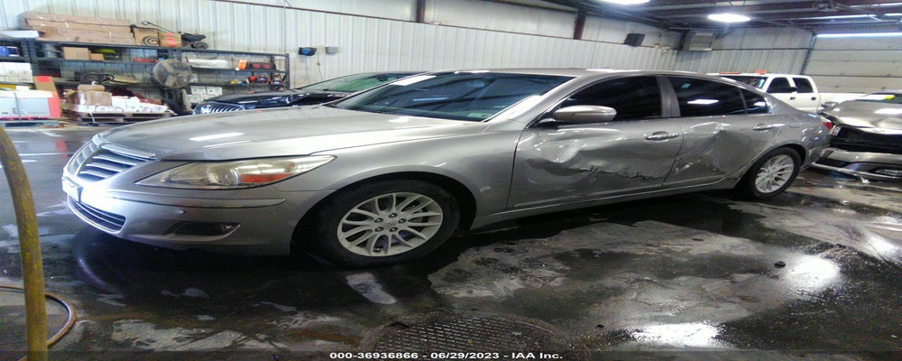 KMHGC4DE5AU074152 2010 HYUNDAI GENESIS photo no. 2