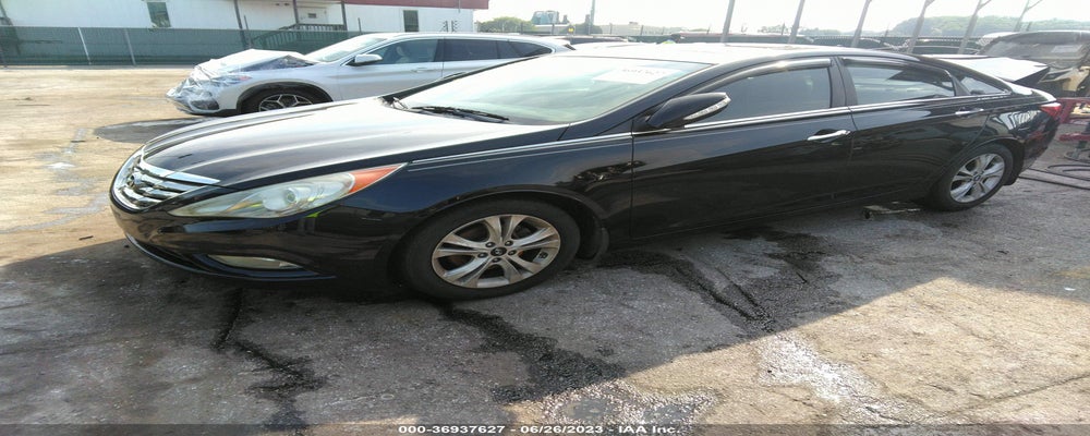 5NPEC4AC1BH135474 2011 HYUNDAI SONATA photo no. 2