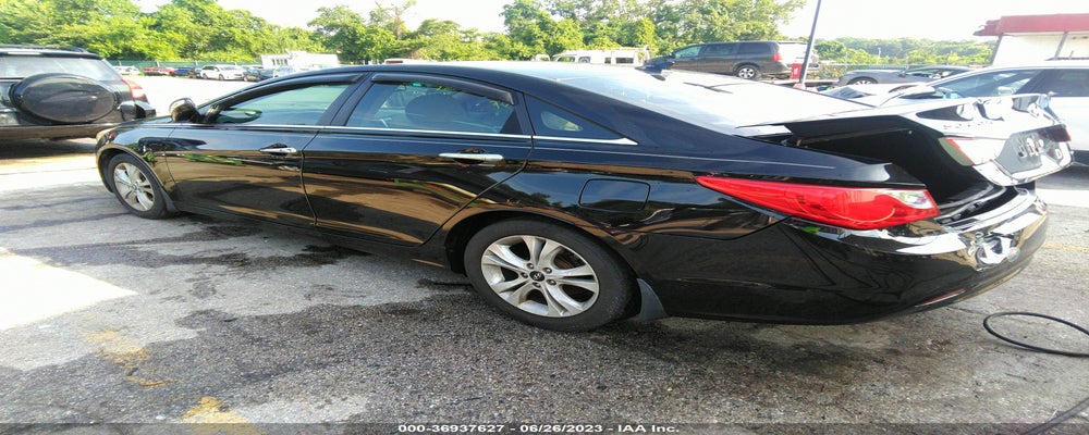 5NPEC4AC1BH135474 2011 HYUNDAI SONATA photo no. 3