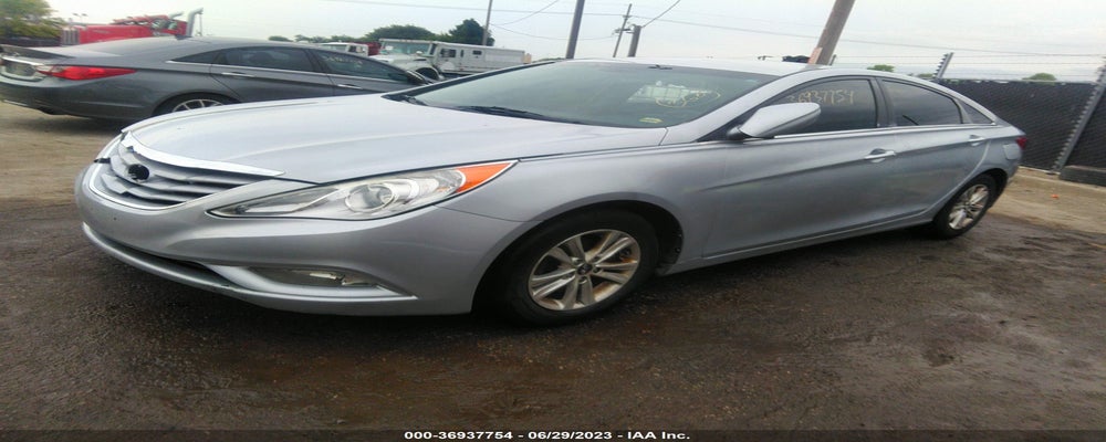 5NPEB4AC1DH764075 2013 HYUNDAI SONATA photo no. 2