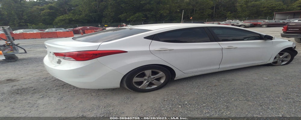 5NPDH4AEXDH276500 2013 HYUNDAI ELANTRA photo no. 4