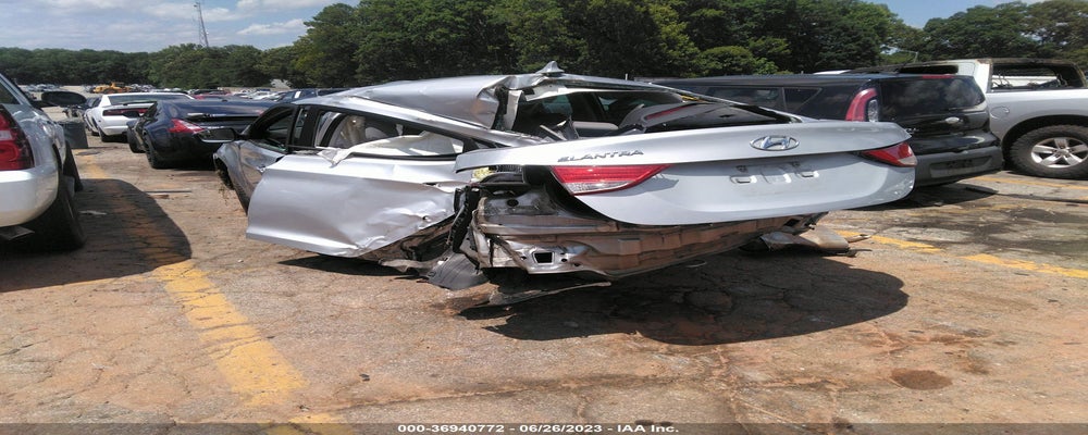 5NPDH4AE8DH252602 2013 HYUNDAI ELANTRA photo no. 3