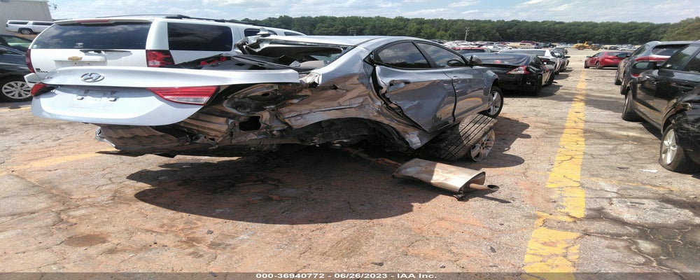 5NPDH4AE8DH252602 2013 HYUNDAI ELANTRA photo no. 4
