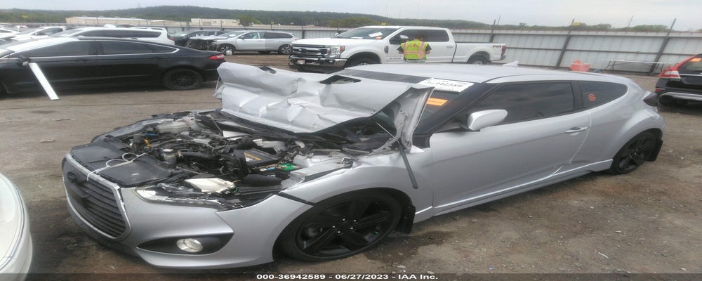 KMHTC6AE2FU242285 2015 HYUNDAI VELOSTER photo no. 2