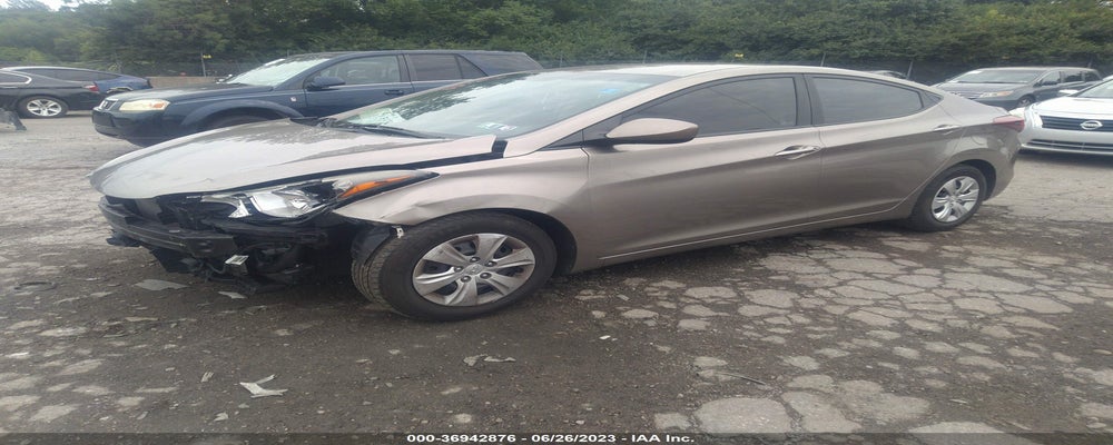 5NPDH4AE2GH726807 2016 HYUNDAI ELANTRA photo no. 2