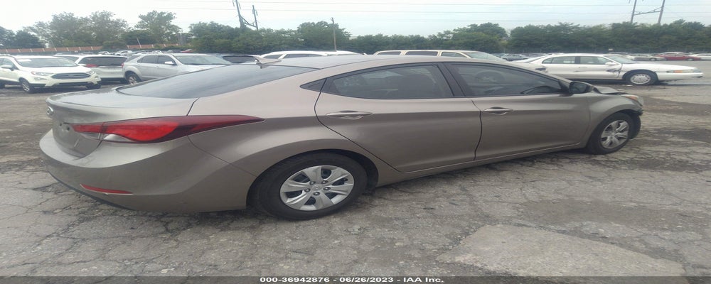 5NPDH4AE2GH726807 2016 HYUNDAI ELANTRA photo no. 4