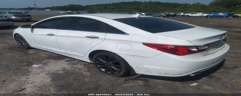 5NPEC4AC2BH014226 2011 HYUNDAI SONATA photo no. 3