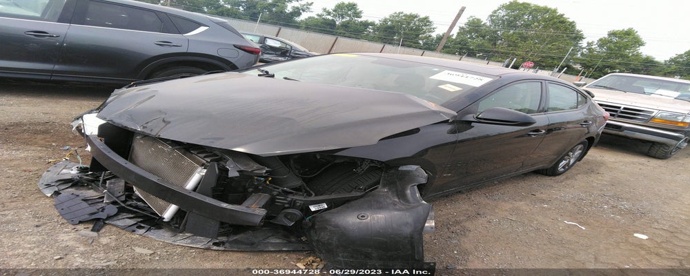 5NPD84LF4JH370566 2018 HYUNDAI ELANTRA photo no. 2