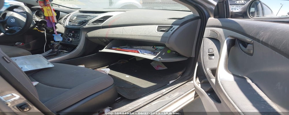 KMHDH4AE5GU511858 2016 HYUNDAI ELANTRA photo no. 5