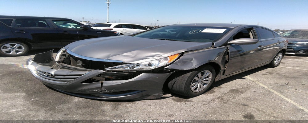 5NPEB4AC3BH246921 2011 HYUNDAI SONATA photo no. 2