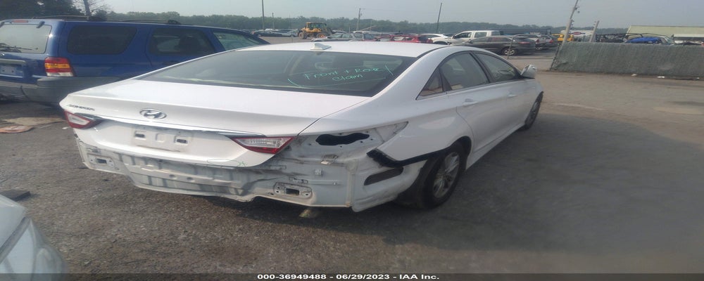 5NPEB4AC4EH918750 2014 HYUNDAI SONATA photo no. 4