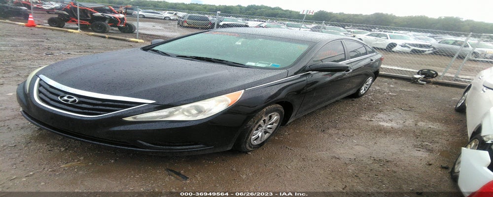 5NPEB4AC8BH213090 2011 HYUNDAI SONATA photo no. 2