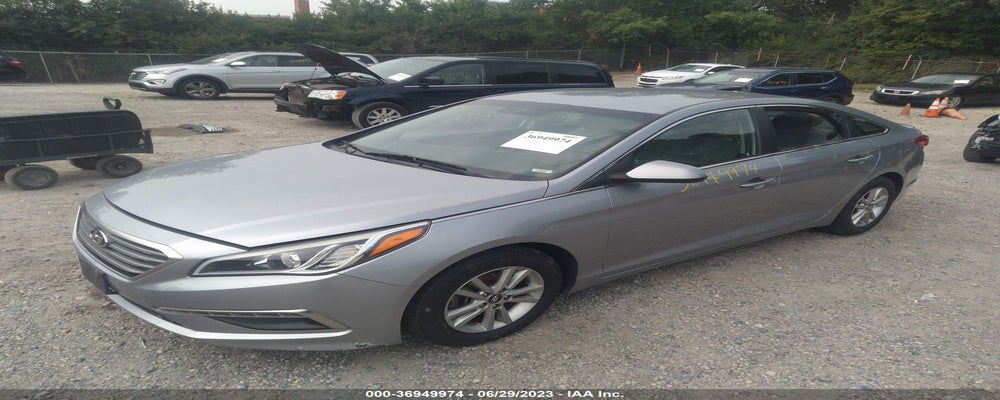 5NPE24AFXFH152860 2015 HYUNDAI SONATA photo no. 2