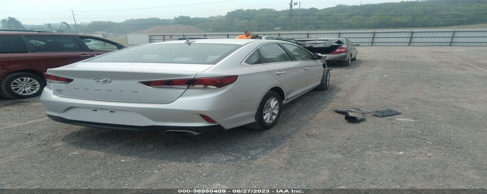 5NPE24AF4KH817049 2019 HYUNDAI SONATA photo no. 4
