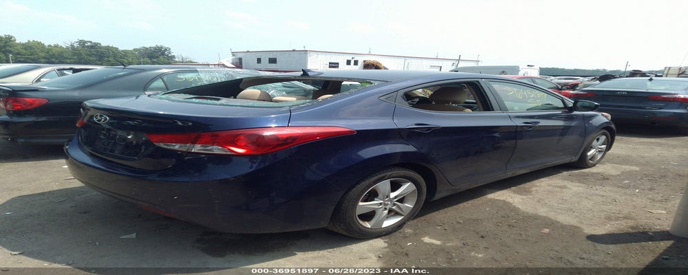 5NPDH4AEXDH384101 2013 HYUNDAI ELANTRA photo no. 4